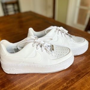 Nike Air Force 1 (Sage Low Triple White)
